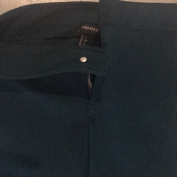 Forever 21 Hunter Green Cigaret pants - Picture 2 of 2
